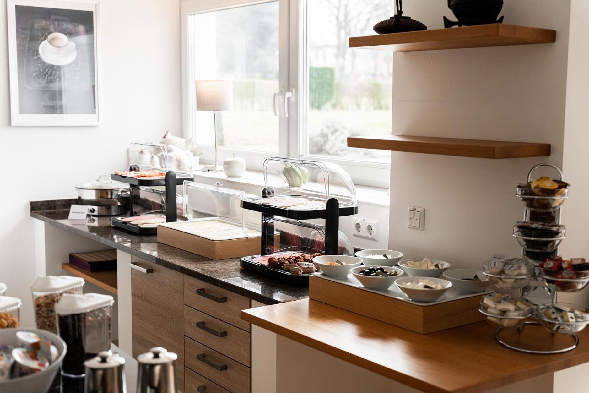 Hotel Vier Jahreszeiten Therme & Kliniken Bad Krozingen Naehe Freiburg & Schwarzwald Ideal Fuer Wellness Kur & Business Ausfluege 24H Check In- Wlan & Parken Gratis Buitenkant foto