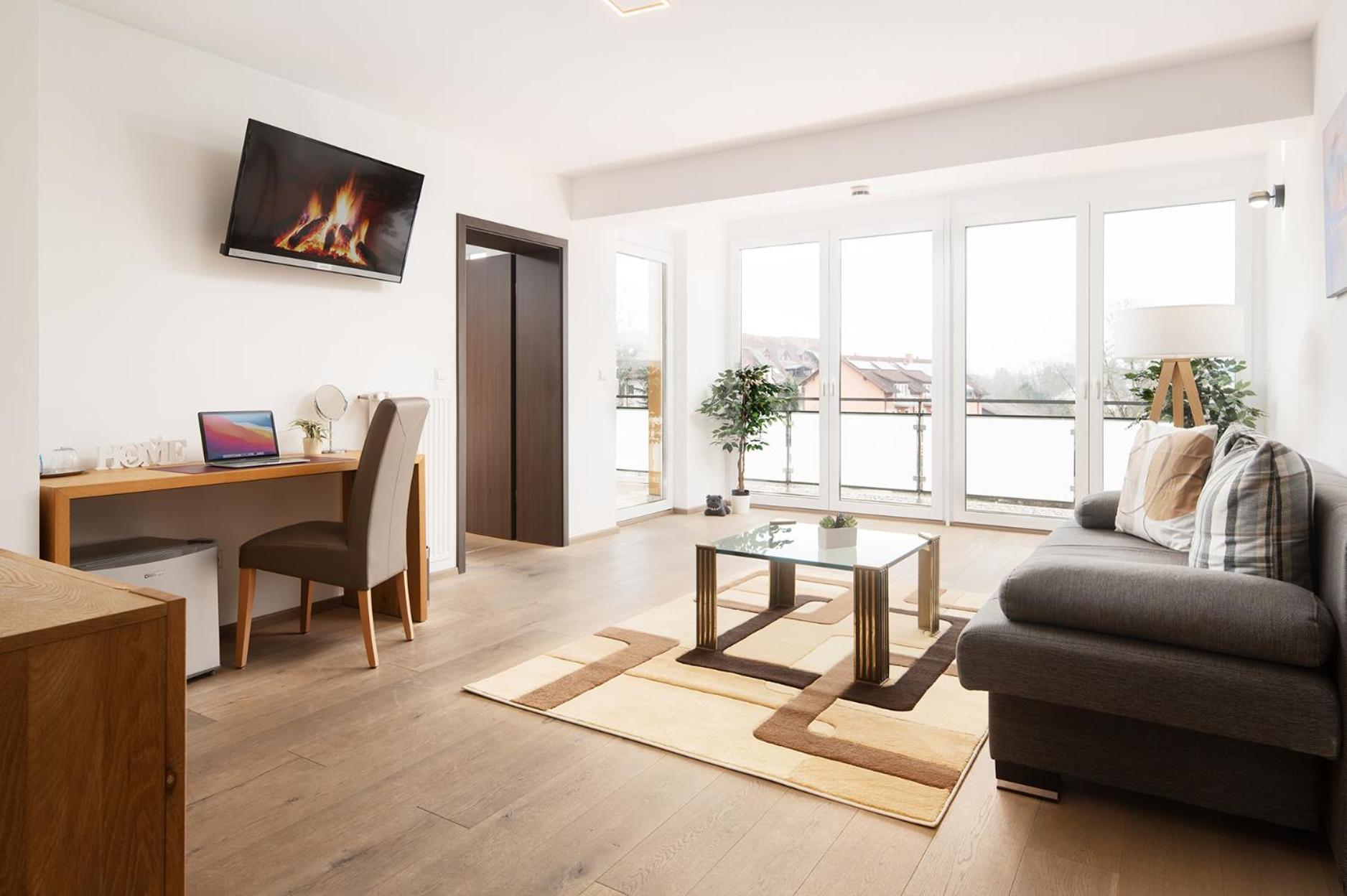 Hotel Vier Jahreszeiten Therme & Kliniken Bad Krozingen Naehe Freiburg & Schwarzwald Ideal Fuer Wellness Kur & Business Ausfluege 24H Check In- Wlan & Parken Gratis Buitenkant foto