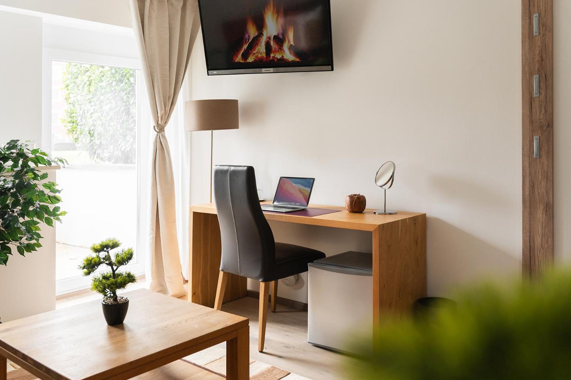 Hotel Vier Jahreszeiten Therme & Kliniken Bad Krozingen Naehe Freiburg & Schwarzwald Ideal Fuer Wellness Kur & Business Ausfluege 24H Check In- Wlan & Parken Gratis Buitenkant foto