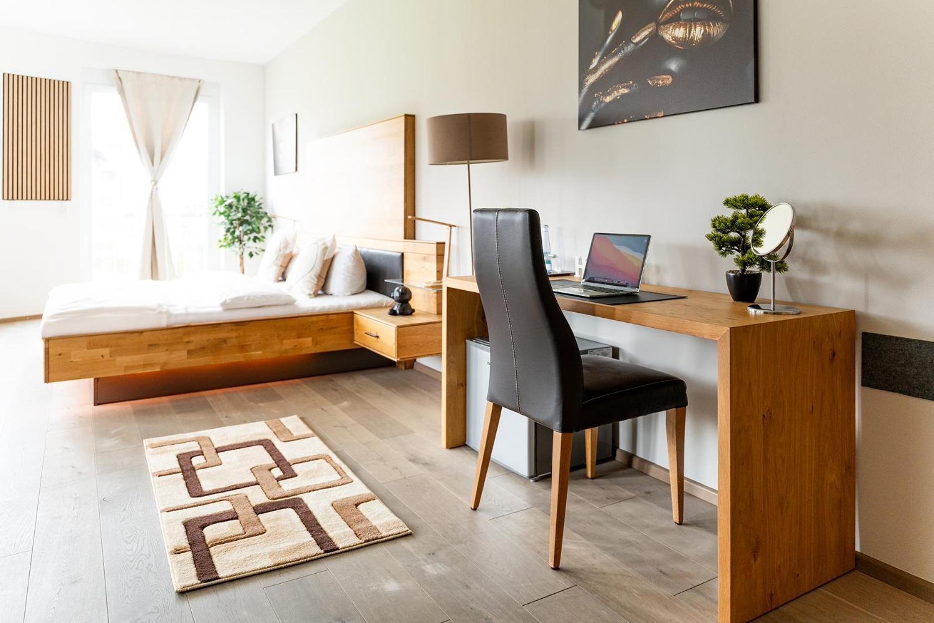 Hotel Vier Jahreszeiten Therme & Kliniken Bad Krozingen Naehe Freiburg & Schwarzwald Ideal Fuer Wellness Kur & Business Ausfluege 24H Check In- Wlan & Parken Gratis Buitenkant foto