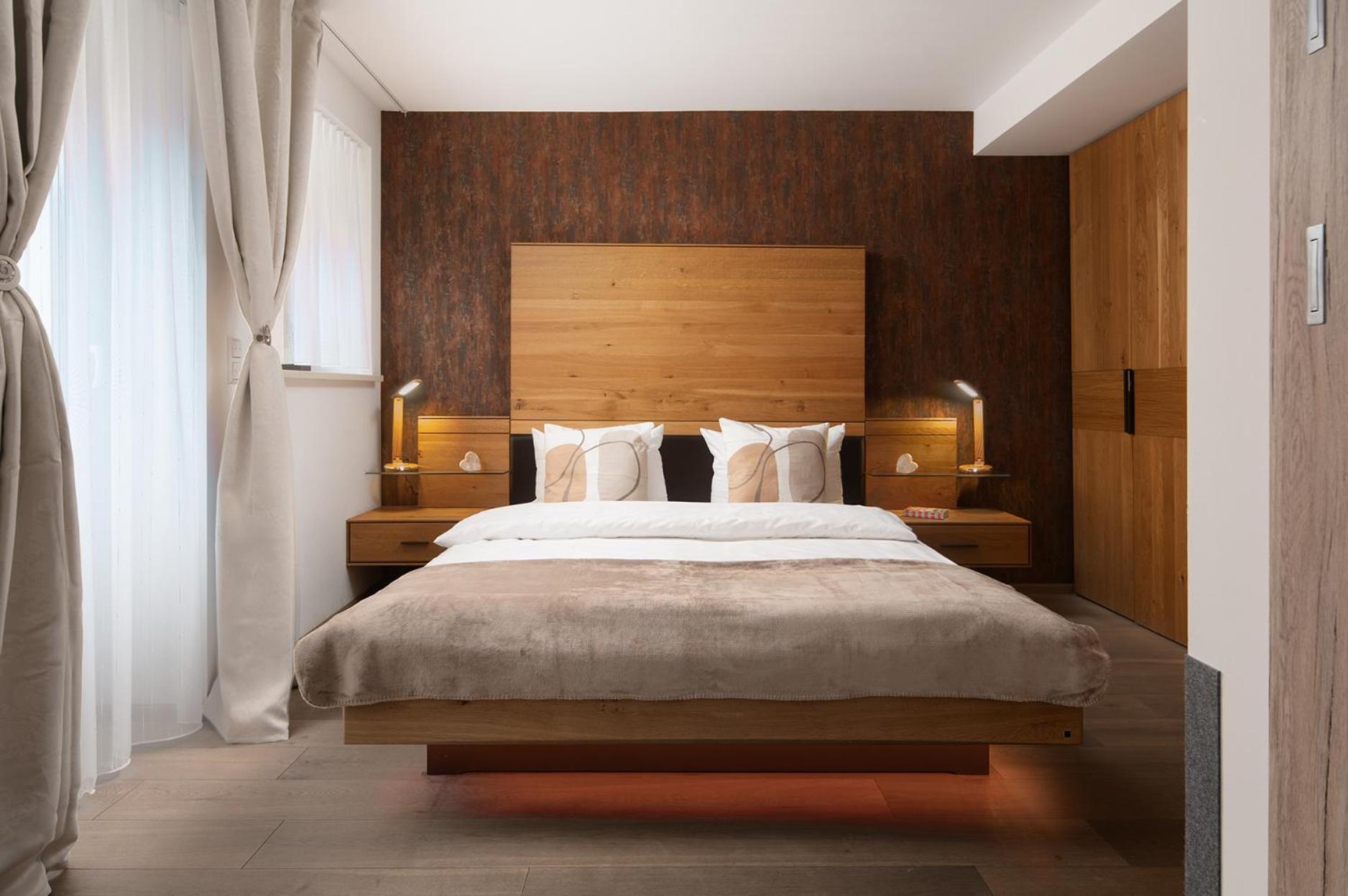 Hotel Vier Jahreszeiten Therme & Kliniken Bad Krozingen Naehe Freiburg & Schwarzwald Ideal Fuer Wellness Kur & Business Ausfluege 24H Check In- Wlan & Parken Gratis Buitenkant foto